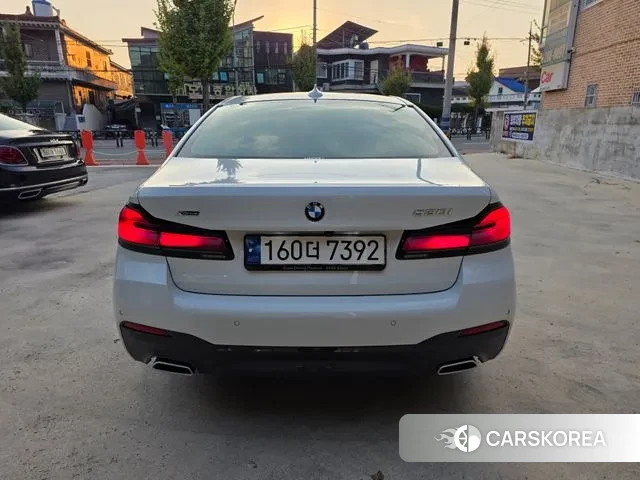 BMW 5 Series (G30) 2022 Белый из Кореи, фото 4