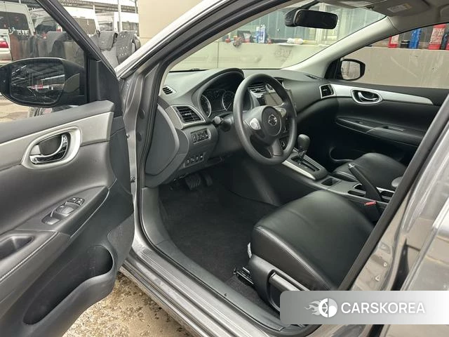 Nissan Xuan Yi 2023 Темно-серый из Китая, фото 4
