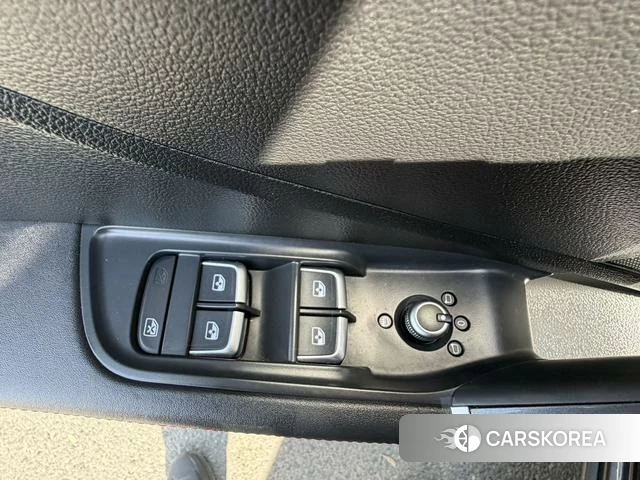 Audi Q2L id 4307560 из Китая 16