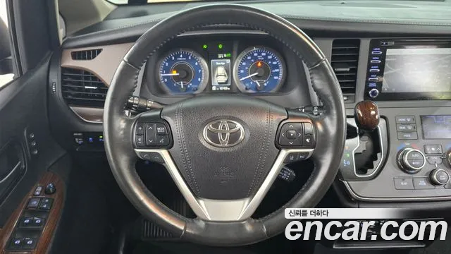 Toyota Sienna id 2760618 из Кореи 14