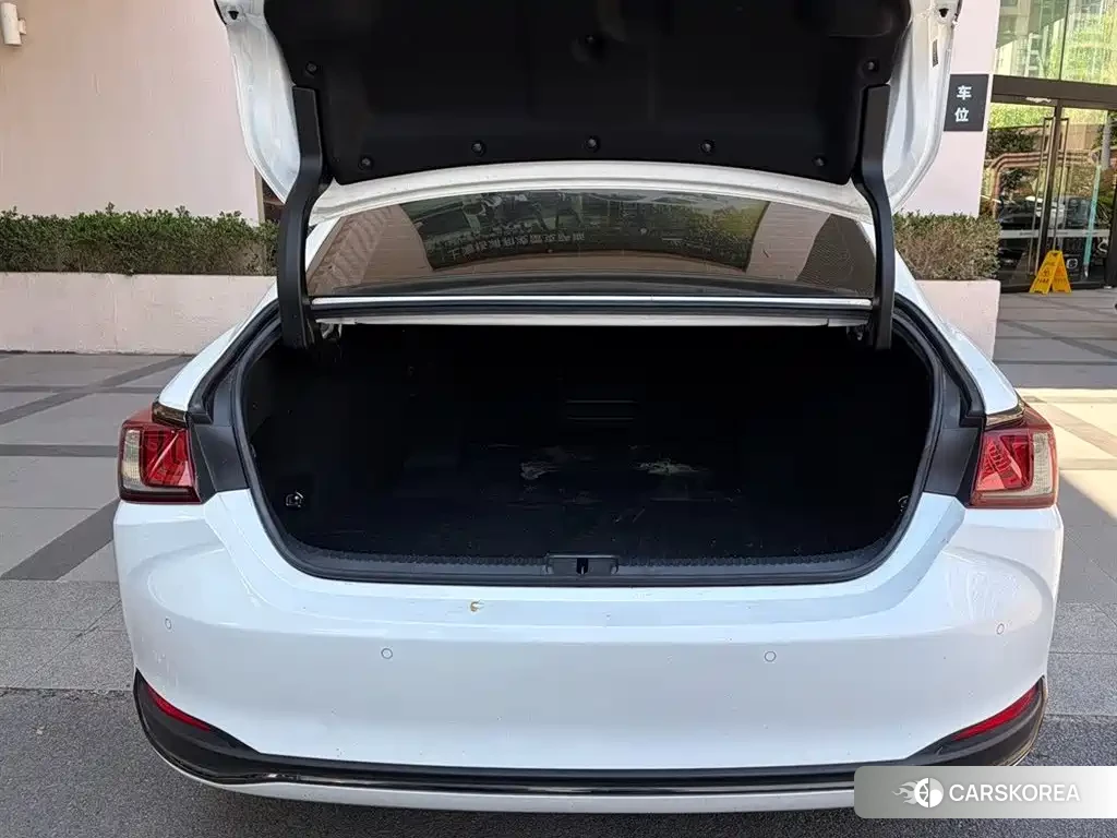 Lexus ES id 4680787 из Китая 9
