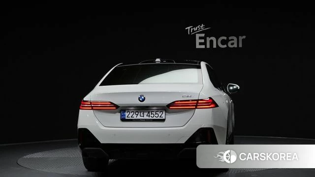 BMW 5 Series (G60) id 4590549 из Кореи 29