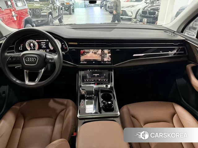 Audi Q7 2021 Черный из Китая, фото 4