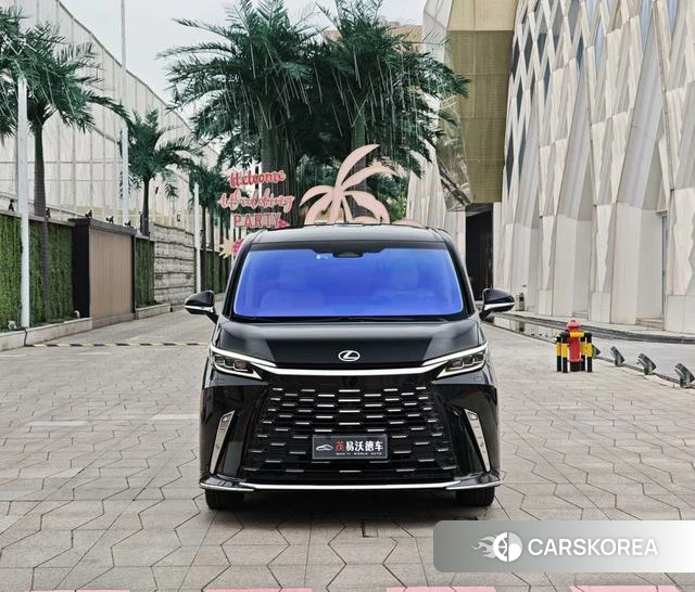 Lexus LM id 4259833 из Китая 24