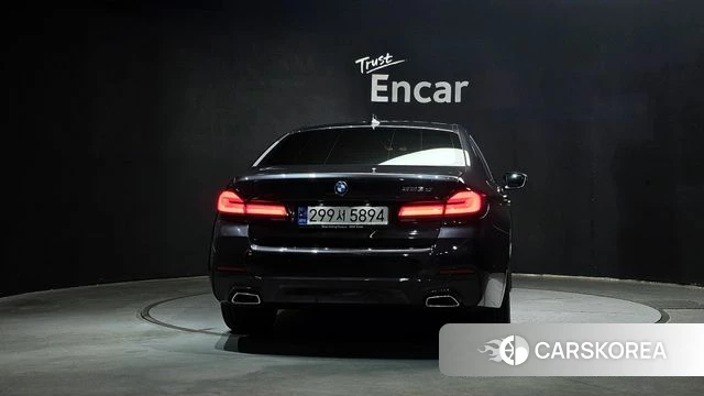 BMW 5 Series (G30) id 3842346 из Кореи 14