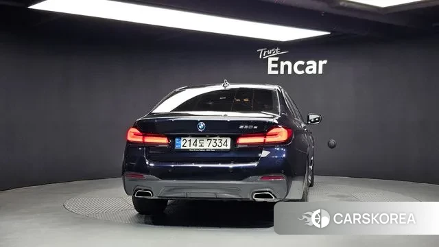 BMW 5 Series (G30) id 2989797 из Кореи 14