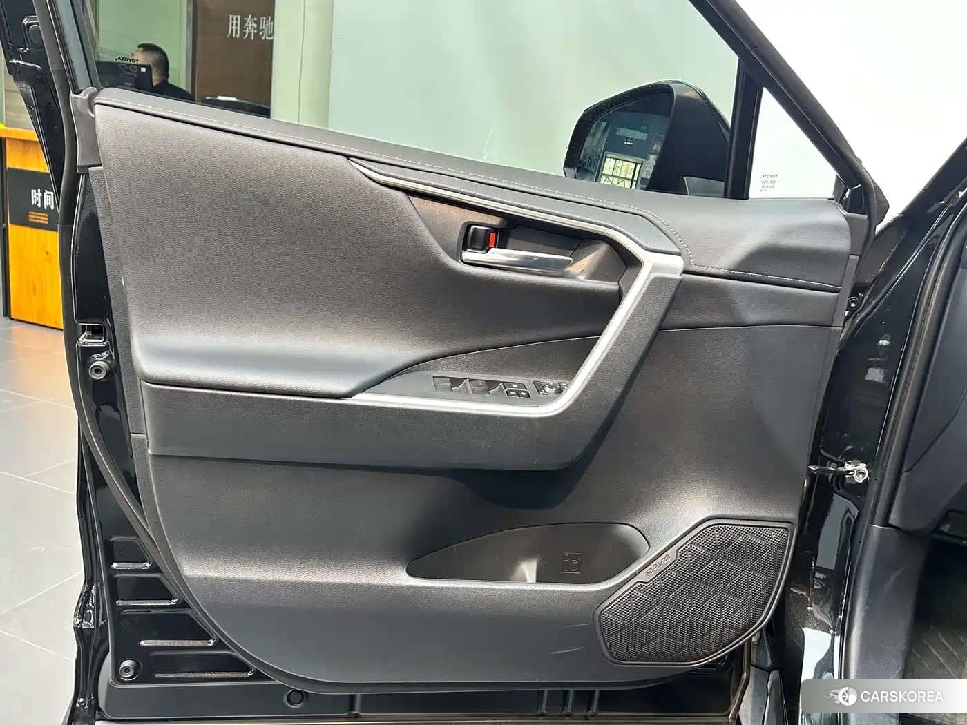 Toyota RAV4 id 4514240 из Китая 13