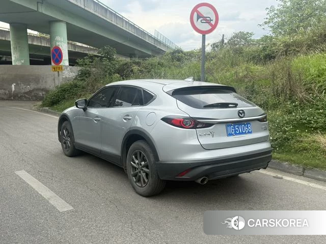 Mazda CX-4 2021 Серебристо-серый из Китая, фото 4