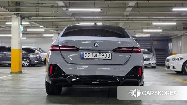 BMW 5 Series (G60) id 3486899 из Кореи 9