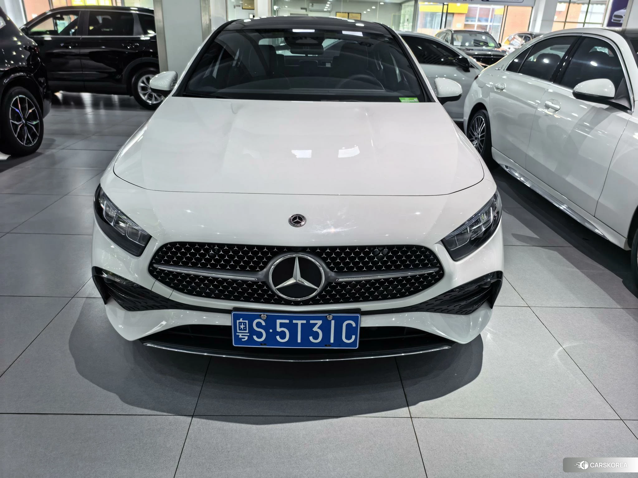 Mercedes-Benz Class A 2023 Белый из Китая, фото 5