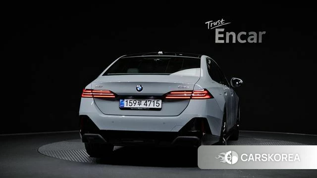 BMW 5 Series (G60) id 4634908 из Кореи 25