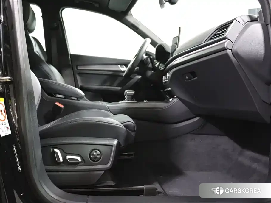 Audi Q5L id 4583691 из Китая 11