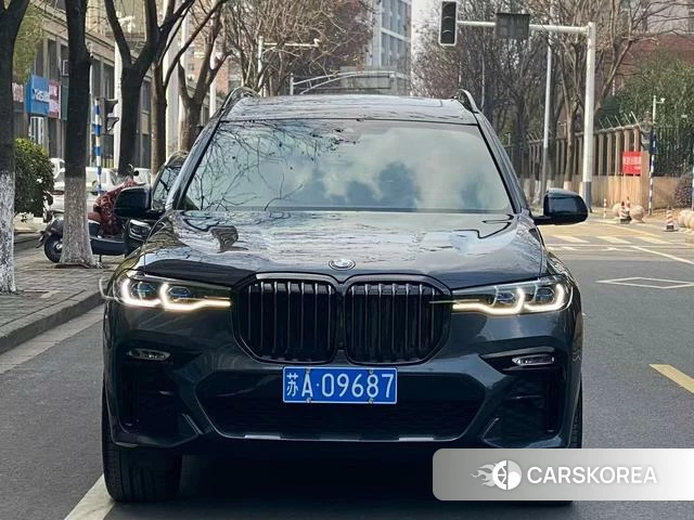 BMW X7 2022 Темно-серый из Китая, фото 4