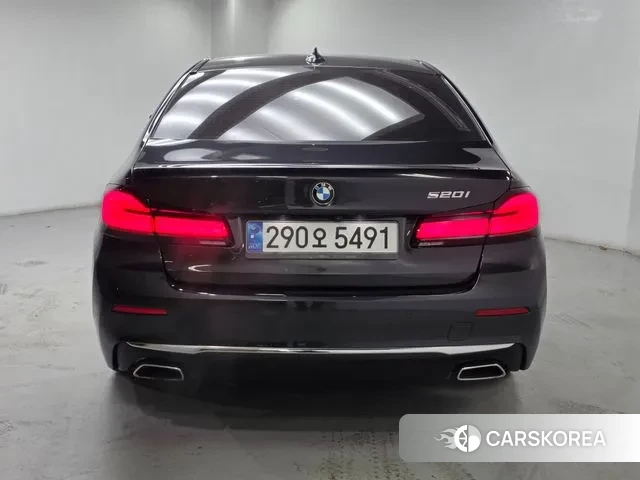 BMW 5 Series (G30) id 3340494 из Кореи 14