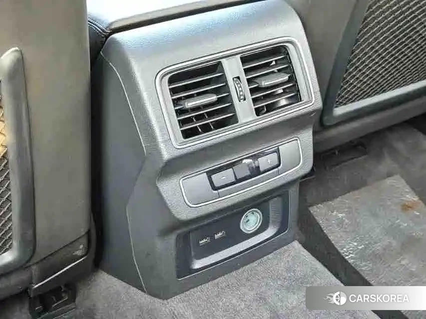 Audi Q5L id 4629784 из Китая 8