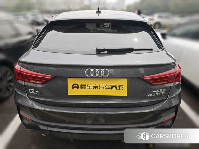 Audi Q3 Sportback 2023 Темно-серый из Китая, фото 4