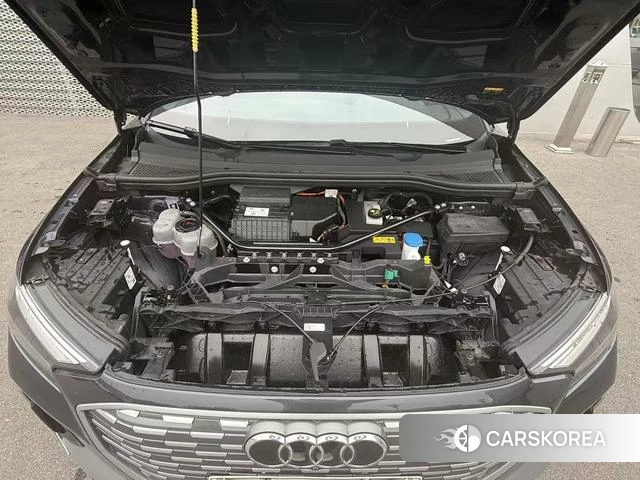 Audi Q4 e-tron 2025 Синий из Китая, фото 4