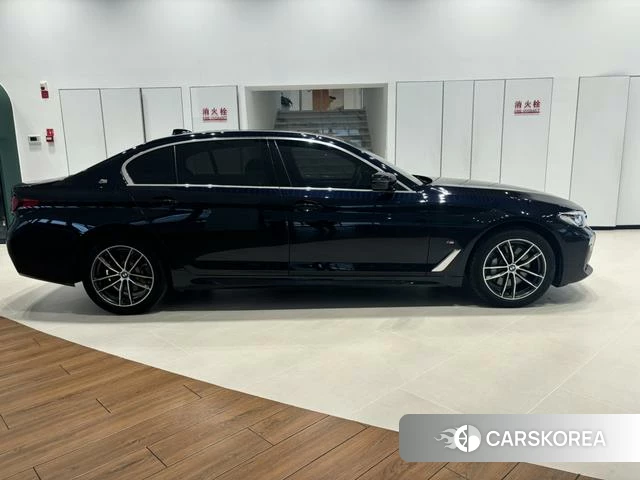 BMW 5 series PHEV 2021 Черный из Китая, фото 4