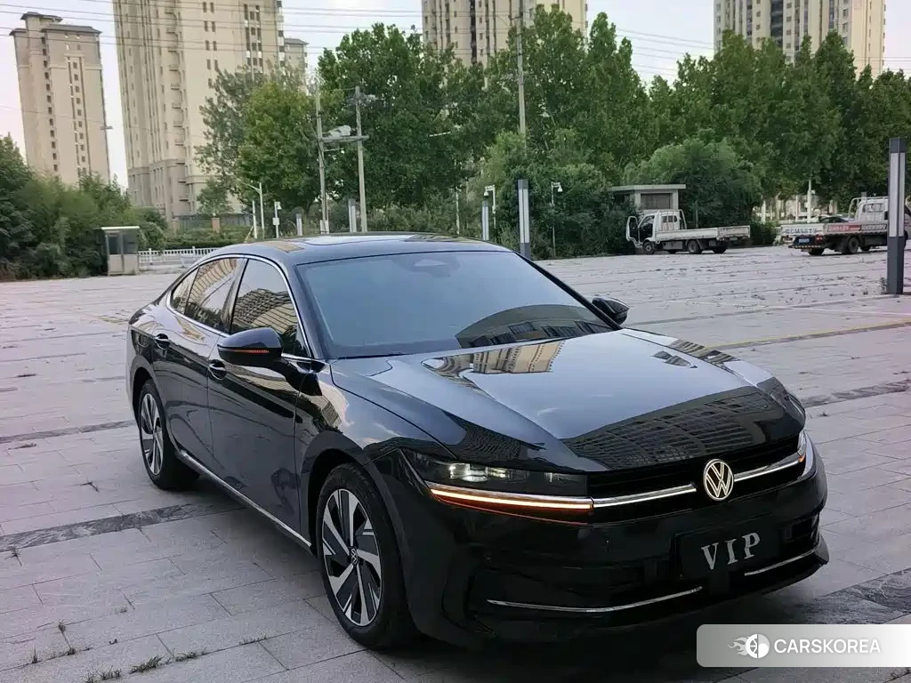 Volkswagen Magotan 2026 Черный из Китая, фото 4