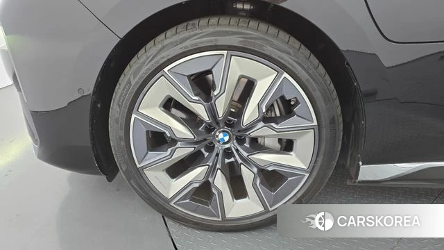 BMW 7 Series (G70) id 4898272 из Кореи 24