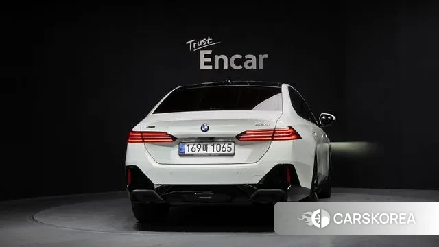 BMW 5 Series (G60) id 3711289 из Кореи 14