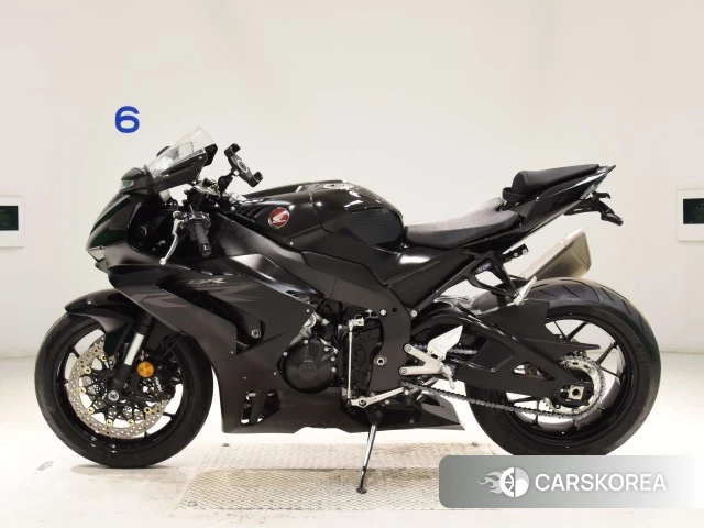 Проданный Honda CBR1000RR-R FIREBLADE 2020 из Японии, фото 2