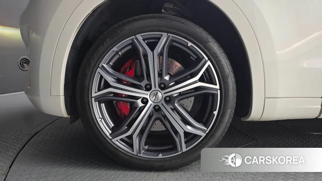 Maserati Levante id 4410219 из Кореи 29