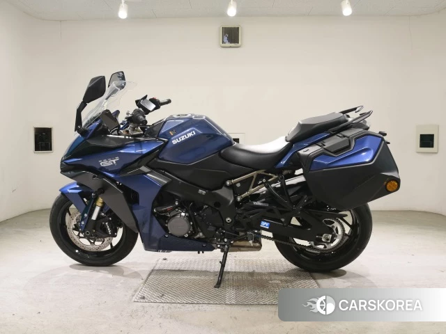 Проданный Suzuki GSX-S1000GT 2023 из Японии, фото 2