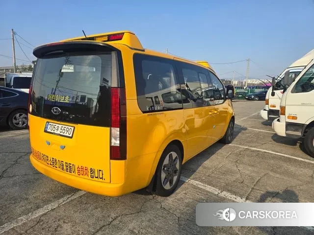 Hyundai Staria 2022 Желтый из Кореи, фото 5