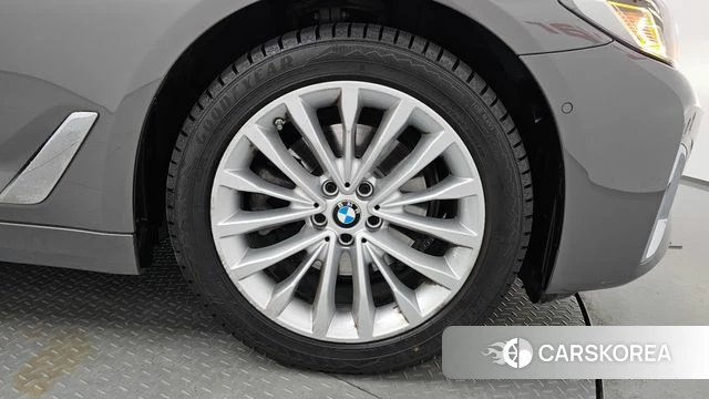 BMW 5 Series (G30) id 3911026 из Кореи 14