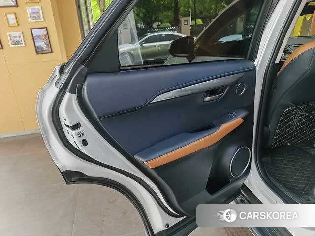 Lexus NX id 4262354 из Китая 19