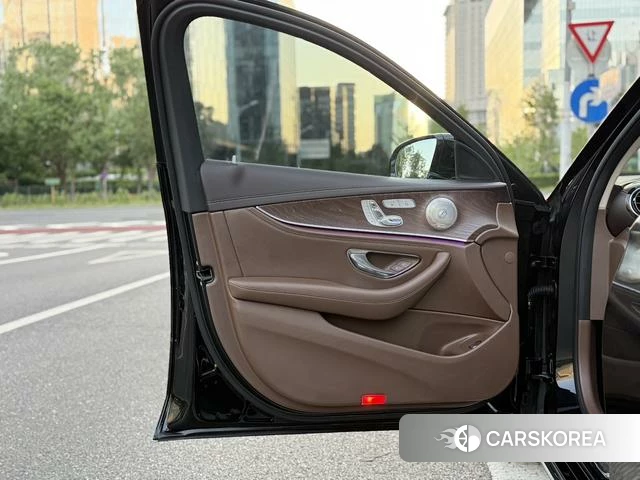 Mercedes-Benz E-class id 4393228 из Китая 15