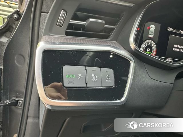 Audi A6L id 4222045 из Китая 18