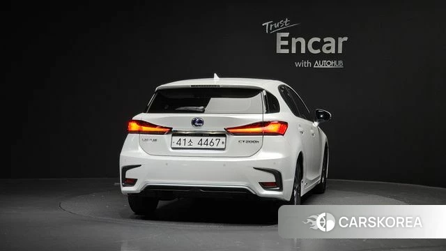 Lexus CT200h id 3899635 из Кореи 14