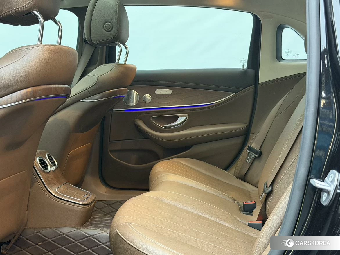 Mercedes-Benz E-class id 4426813 из Китая 11