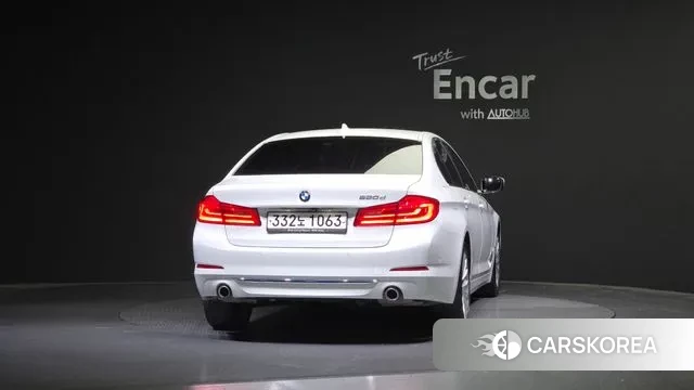 BMW 5 Series (G30) id 3050322 из Кореи 14