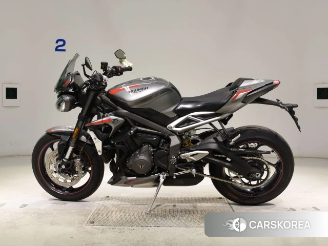 Triumph STREET TRIPLE 765 RS 2021 из Японии, фото 2