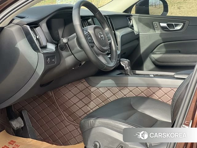 Volvo XC60 2018 Коричневый из Китая, фото 4