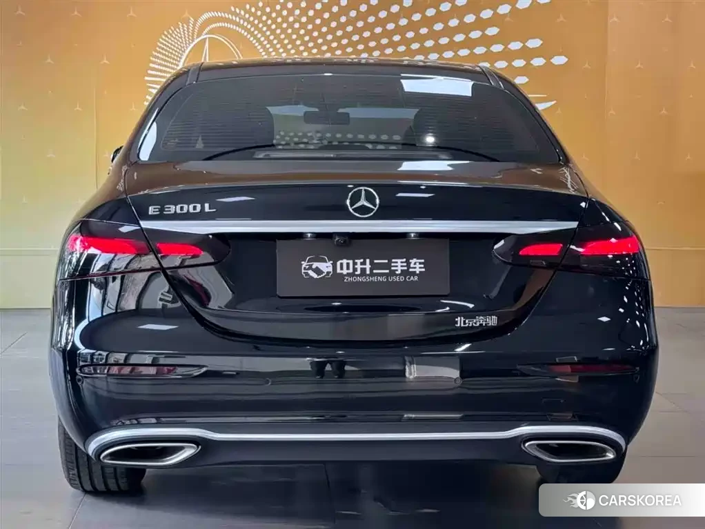 Mercedes-Benz E-Class 2023 Черный из Китая, фото 6