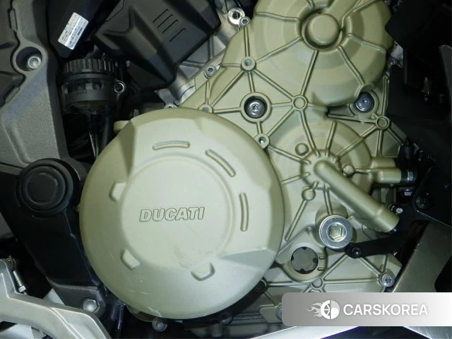 Engine photo
