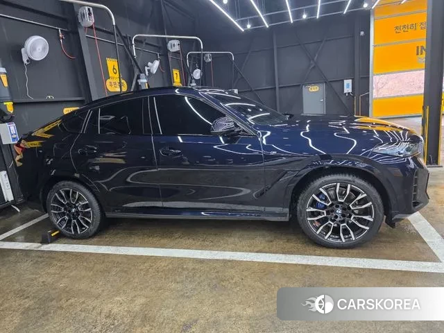 BMW X6 (G06) 2025 Черный из Кореи, фото 4