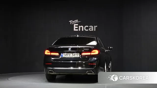 BMW 5 Series (G30) id 3394630 из Кореи 14