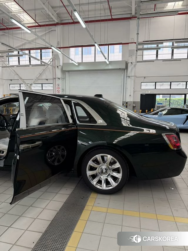 Rolls-Royce Gust 2024 Черный из Китая, фото 4