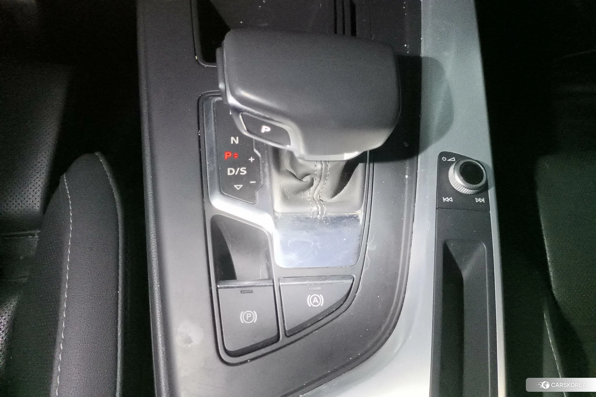 Audi A4L id 4454394 из Китая 11