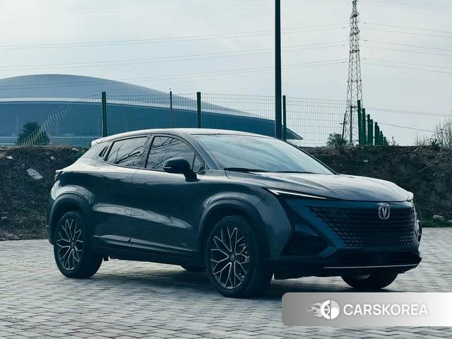 Chang'an UNI-T 2022 Темно-серый из Китая, фото 4