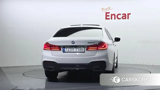 BMW 5 Series (G30) id 4483312 из Кореи 14