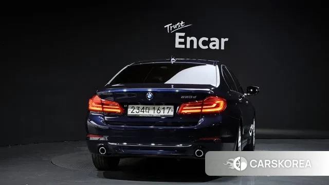 BMW 5 Series (G30) id 3375240 из Кореи 14