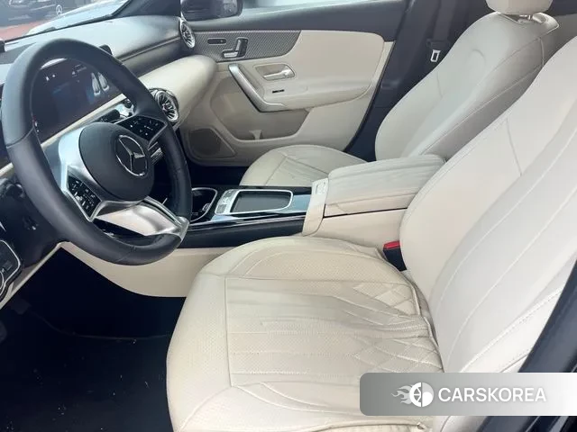 Mercedes-Benz A-Class W177 2024 Черный из Кореи, фото 4