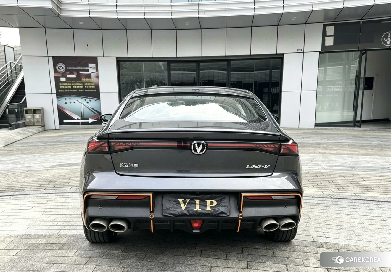 Chang'an UNI-V 2023 Темно-серый из Китая, фото 4