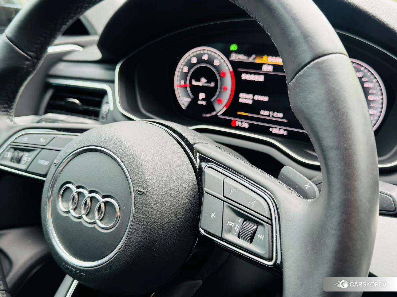 Audi A4L id 4467910 из Китая 16
